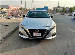 نيسان ألتيما